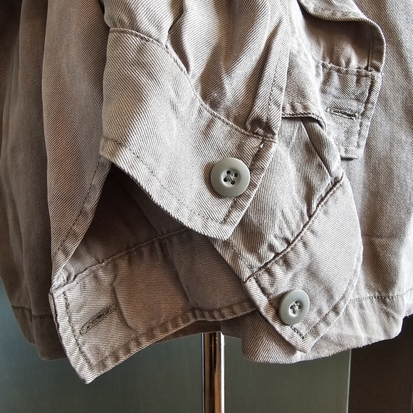 Joie button down - Picture 5 of 9